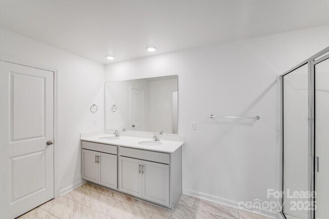Building Photo - 3255 Winesap Dr