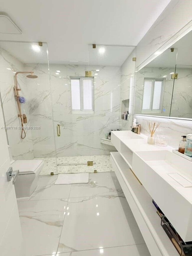 Building Photo - 9437 SW 145th Pl