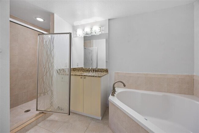 Building Photo - 1830 Radius Dr