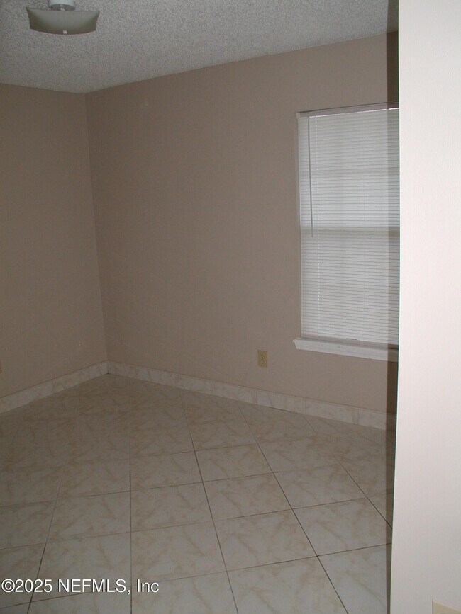 Building Photo - 7759 Spring Branch Dr N