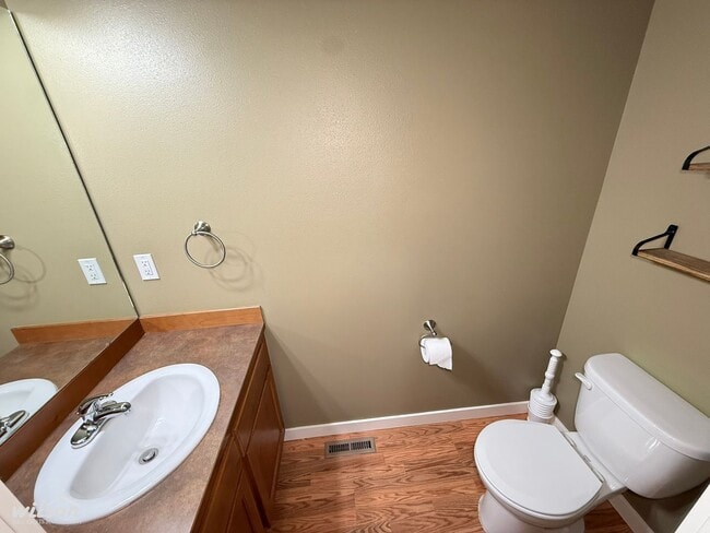 Building Photo - 1501 S 71st Ave