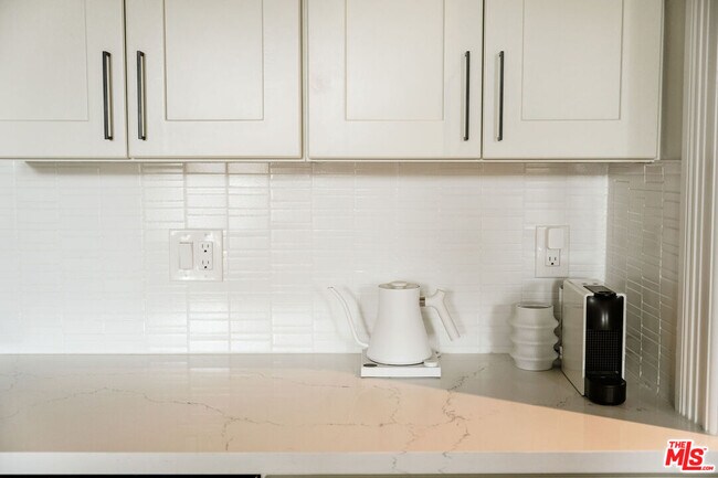 Building Photo - 2786 Bush St