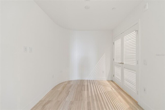 Building Photo - 3015 S Ysabella Ave