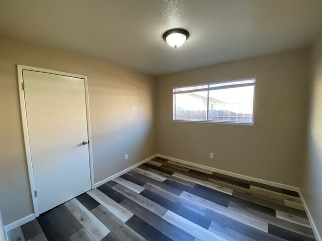 Building Photo - 3 bedroom single story located in an estab...