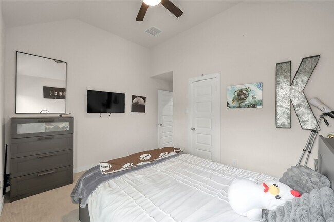 Building Photo - 6718 Waxbill Rd