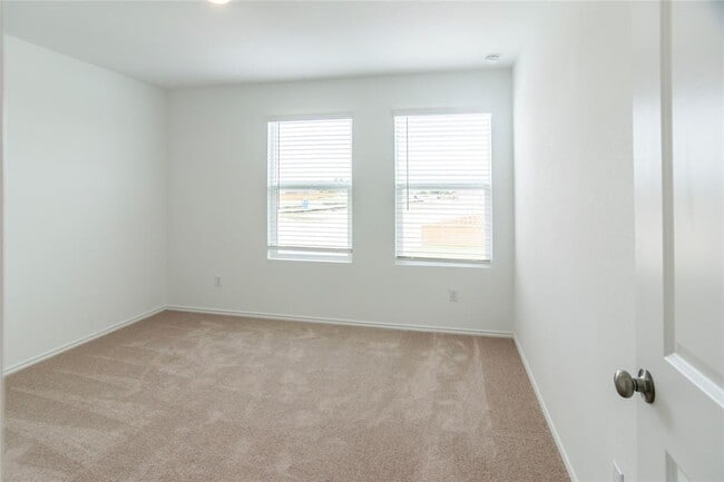 Building Photo - 112 Dollars Dr