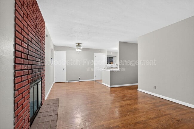 Building Photo - 2403 Gardner Dr