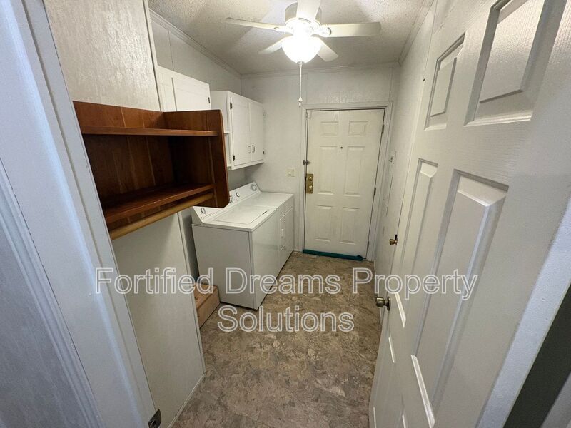 Building Photo - 1980 Bethania-Rural Hall Rd