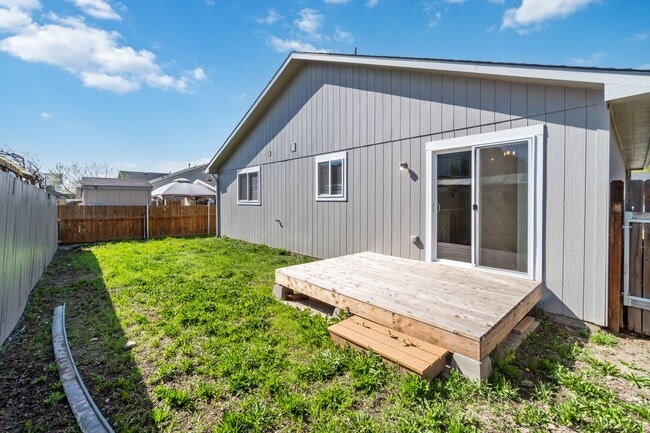 Building Photo - Newly Remodeled Single Family Home in Gate...