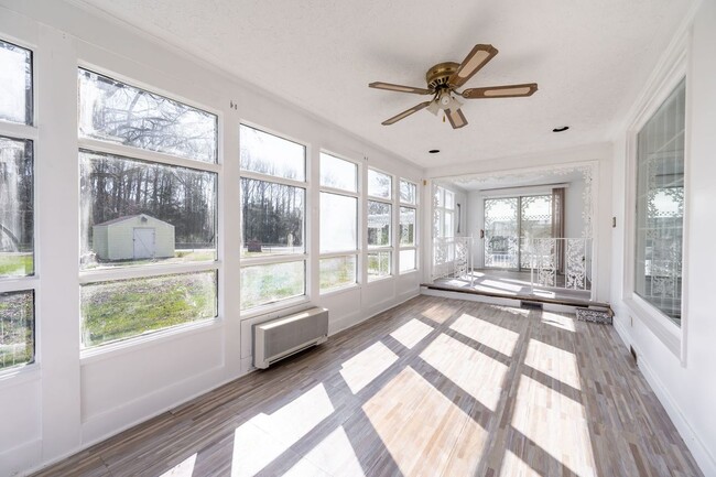 Building Photo - 7800 Tamarind Dr