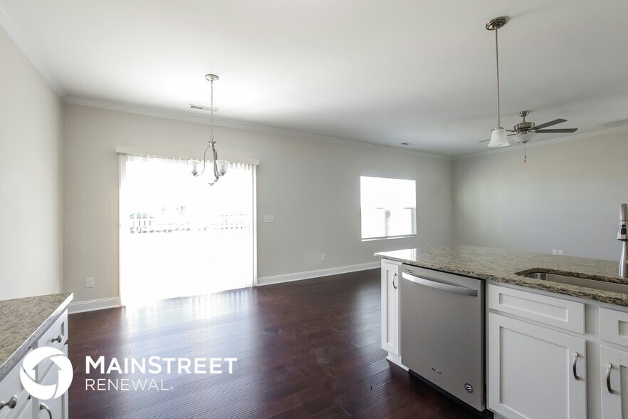 Building Photo - 2126 Vecchio Dr