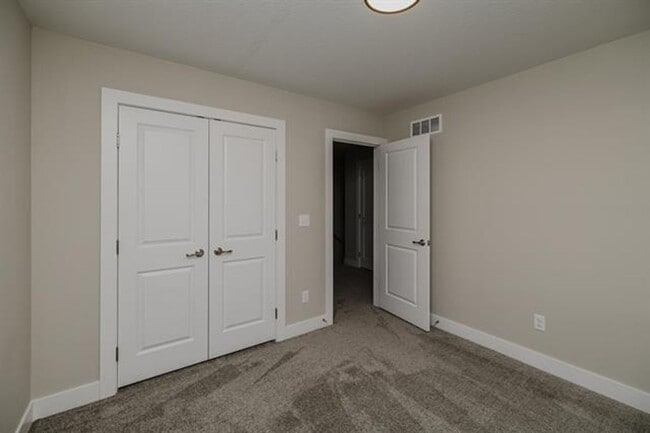 Building Photo - Brand New 5 bed/3.5 bath