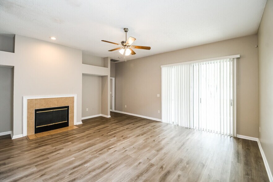 Building Photo - 3949 Leatherwood Dr