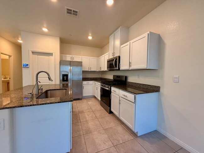 Building Photo - NEWLY UPGRADED 3 BED 2.5 BATH 2 CAR GARAGE...