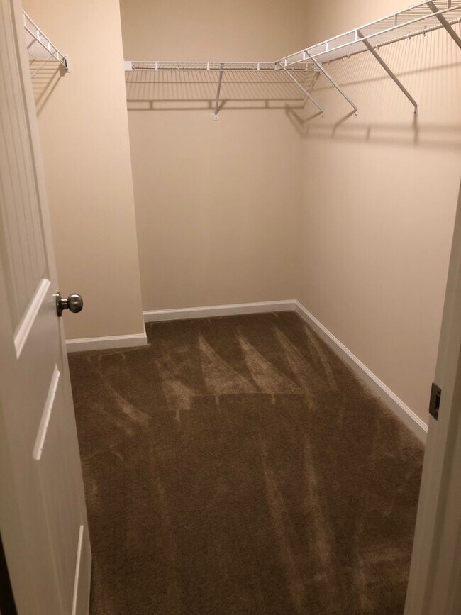 Building Photo - Excellent SW Durham Location Near Southpoint