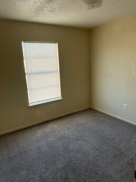 Building Photo - 4505 Hunt Cir