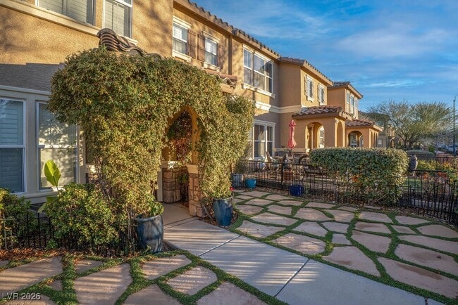 Building Photo - 2074 Waterlily View St