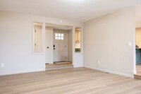 Building Photo - 5520 Valleyview Ln