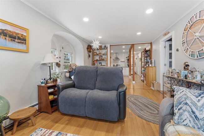 Building Photo - 598 N Lake Blvd