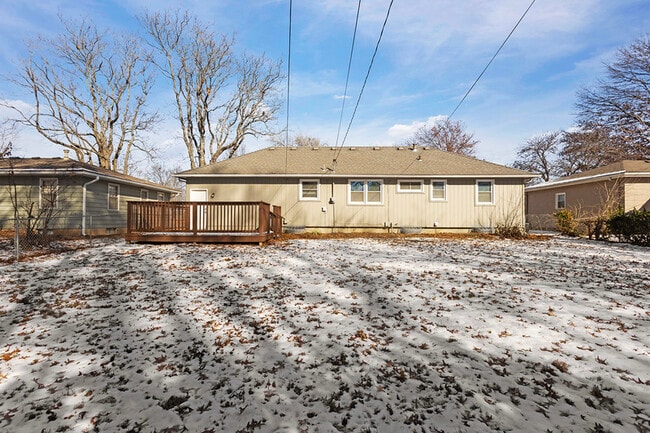 Building Photo - 703 SW 7 St