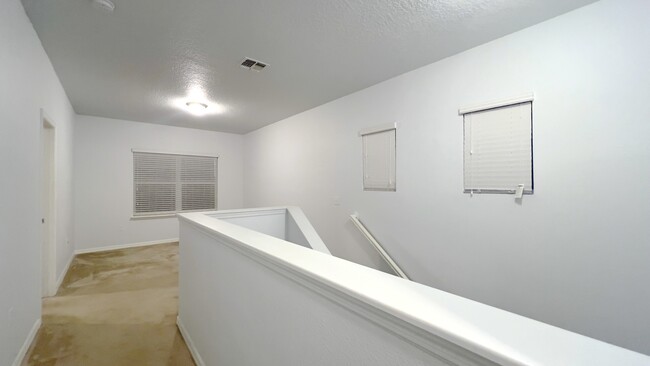 Building Photo - 1088 Avila Ln