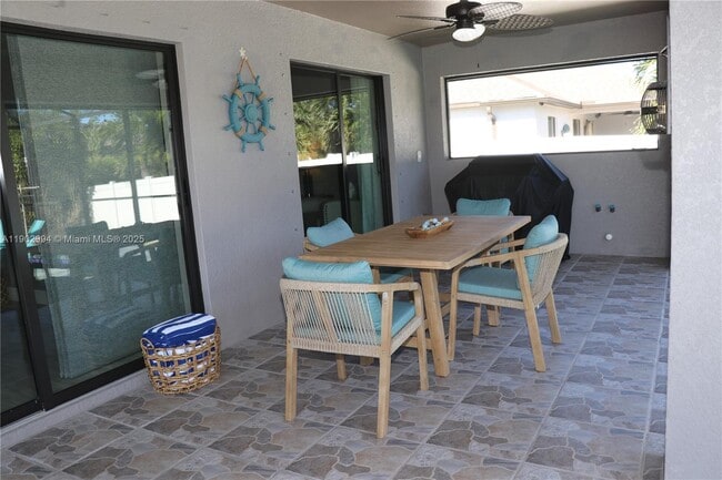 Building Photo - 4407 SW 16th Pl