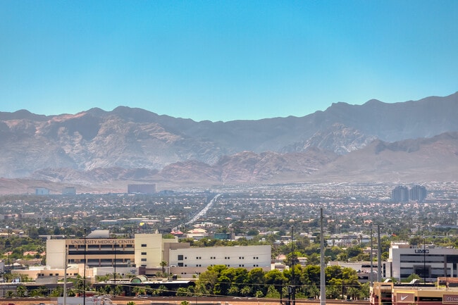 Building Photo - 900 S Las Vegas Blvd