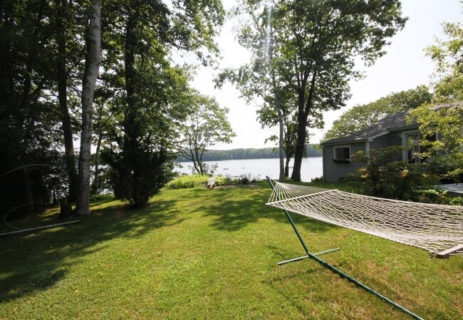 Building Photo - 3bd/2ba Waterfront House for Rent in Freep...