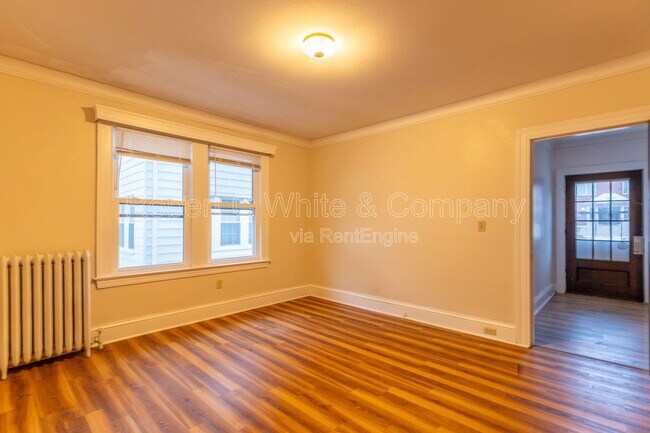 Building Photo - 35 Outlook Ave