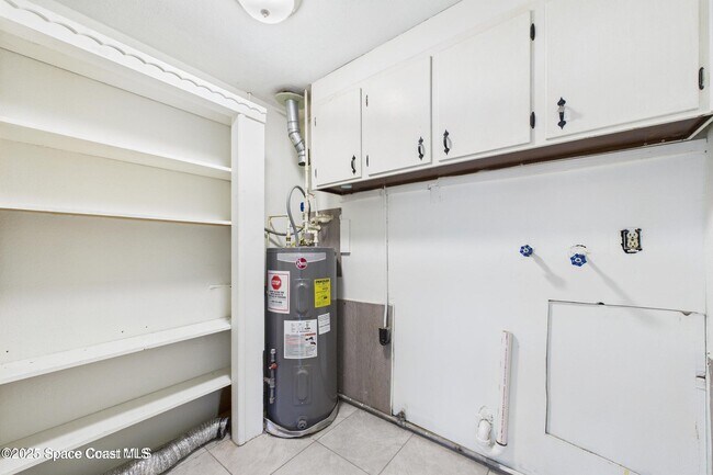 Building Photo - 4339 Plompton Dr