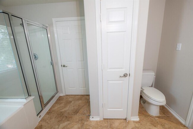 Building Photo - 18 Whitekirk Pl