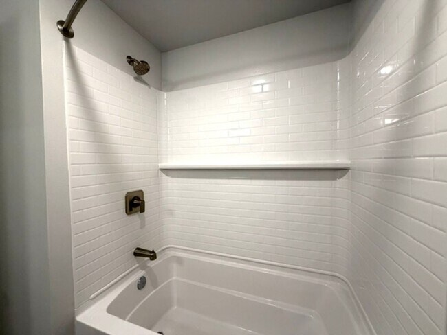Building Photo - 91-3641 IWIKUAMOO ST. #1402