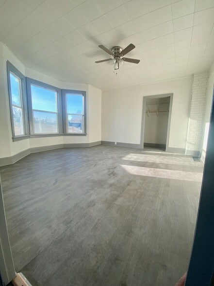 Building Photo - 2502 E Hartson Ave