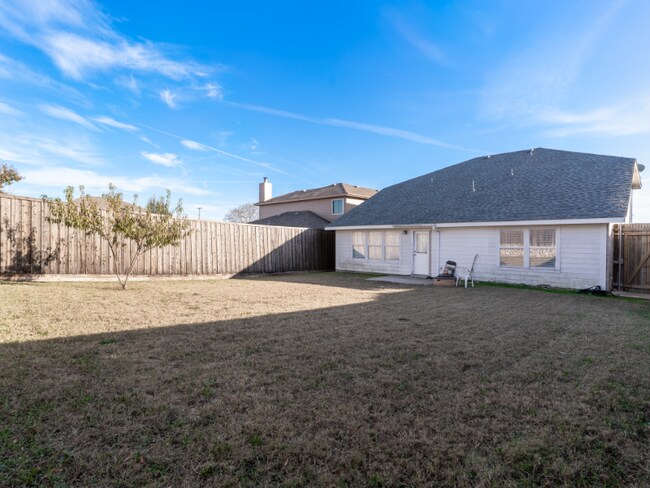 Building Photo - 1606 Willow Way