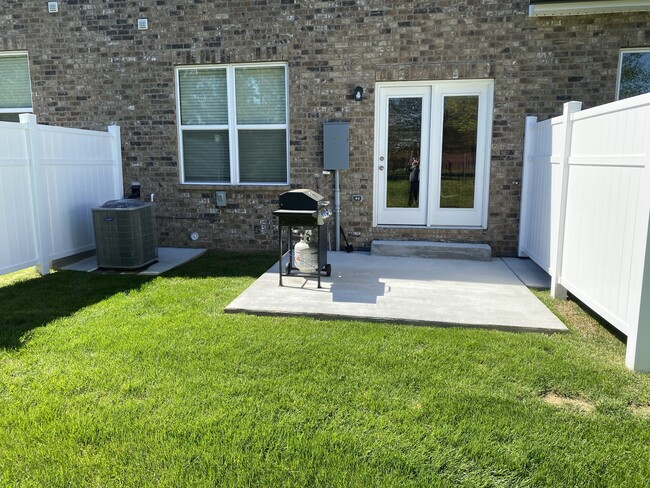 Building Photo - 544 Becks Pl