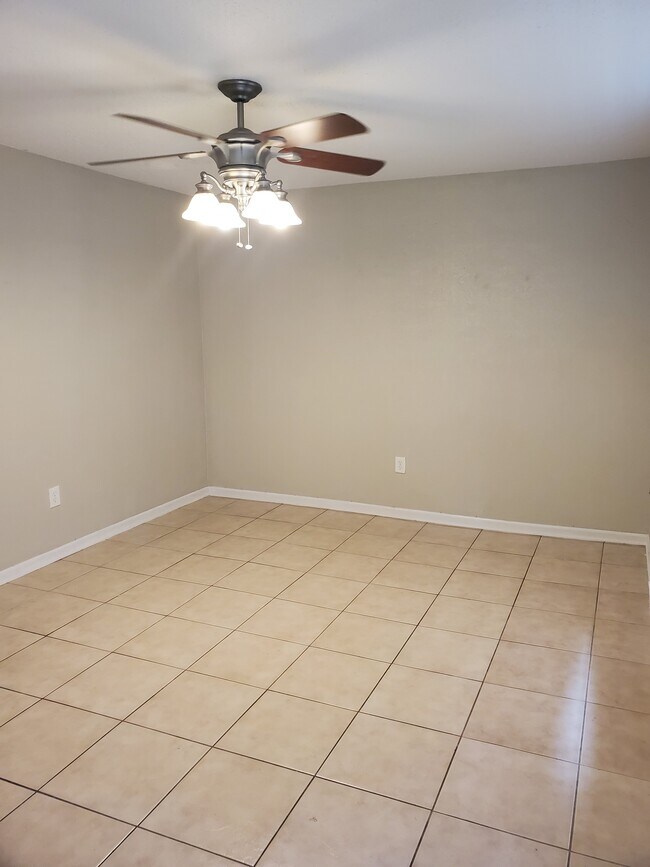 LIVING ROOM - 1635 Newport Pl