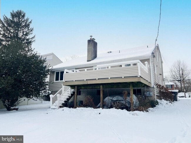 Building Photo - 450 Linden Ave