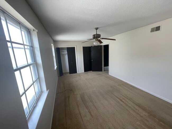 Building Photo - 495 Dickinson St