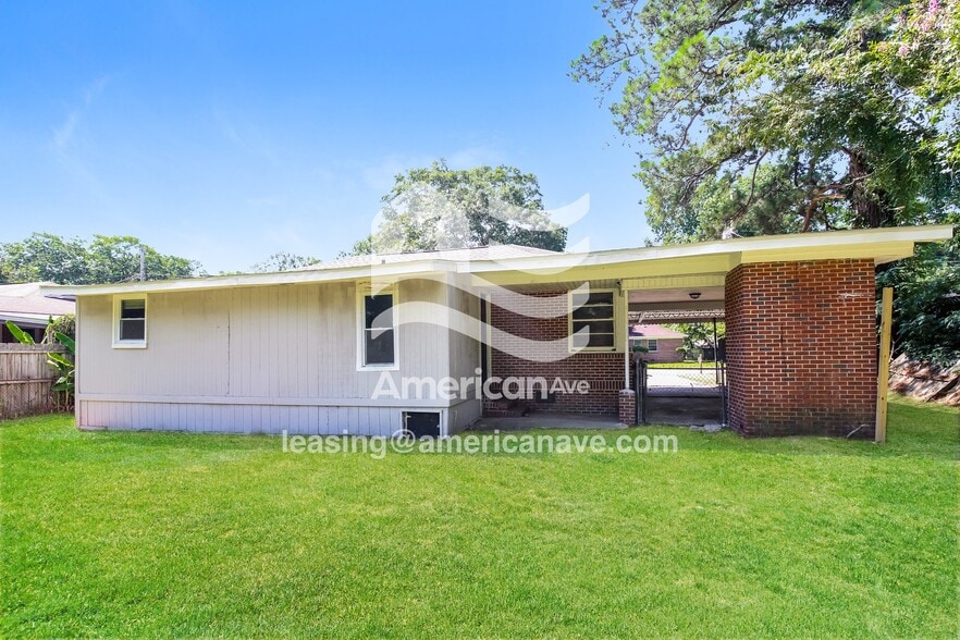 Building Photo - 4231 Searcy St