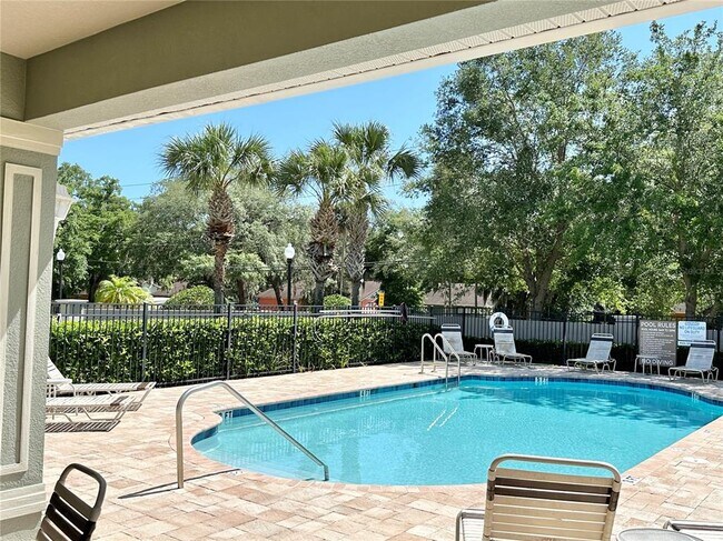 Building Photo - 204 Canterbury Bell Dr