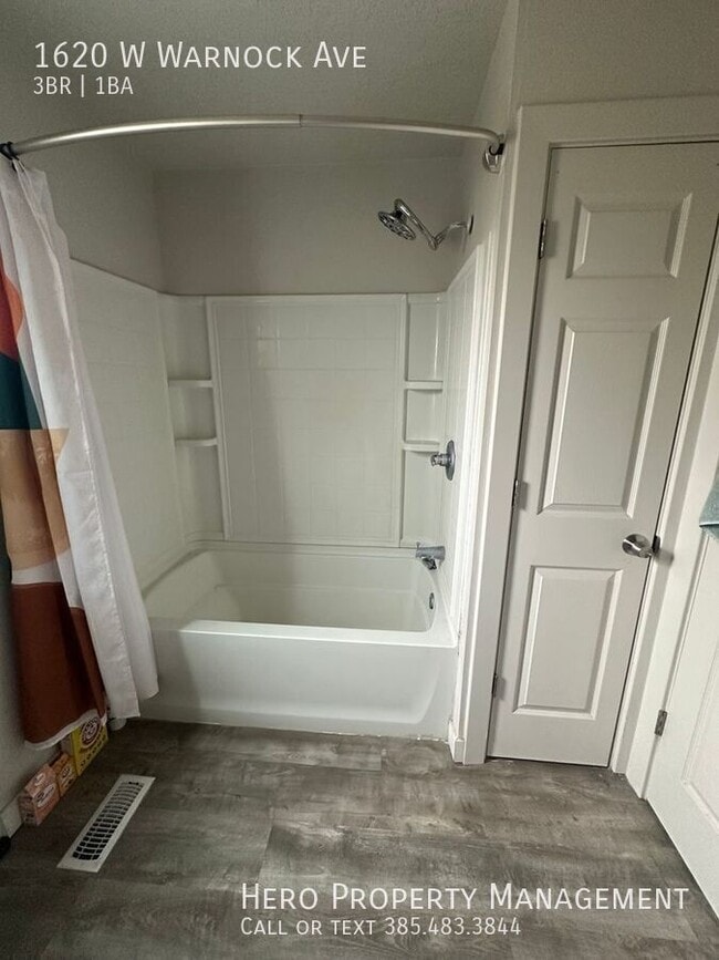 Building Photo - 1620 W Warnock Ave