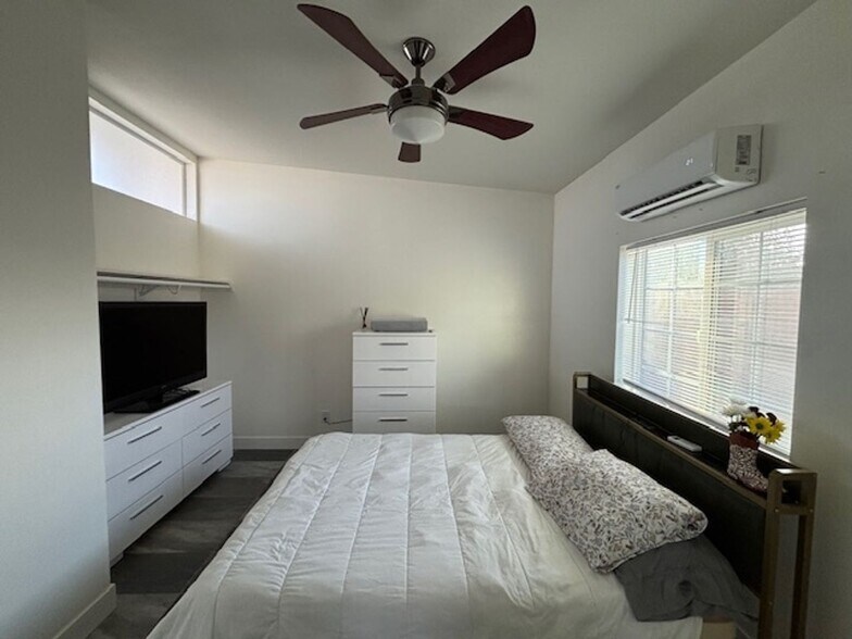 Building Photo - 44860 Swingle Ave