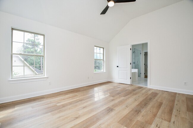 Building Photo - 18 Hadlock Pl