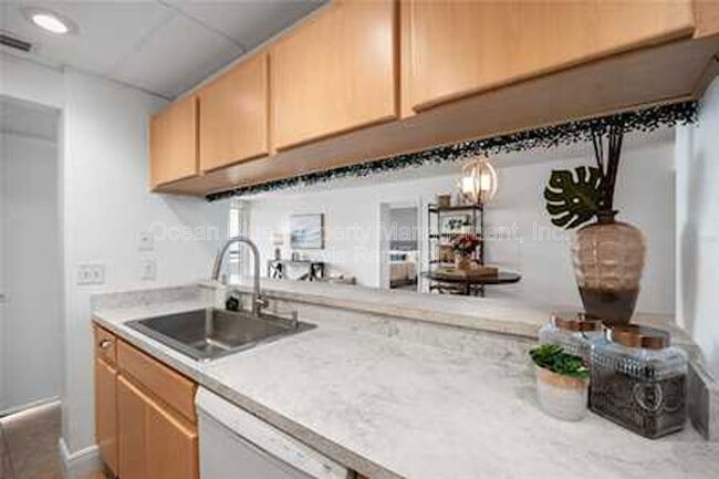 Building Photo - 5700 Mariner St