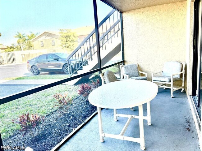 Building Photo - 5315 Summerlin Rd