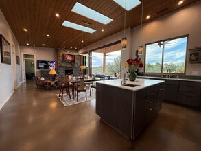 Building Photo - 105 Rojo Dr