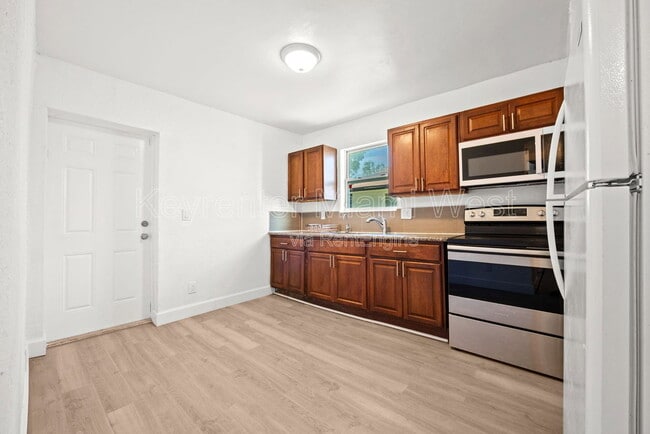 Building Photo - 7772 NW 9th Ave