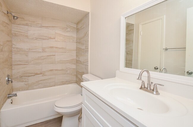 Building Photo - 8607 Bart Ln