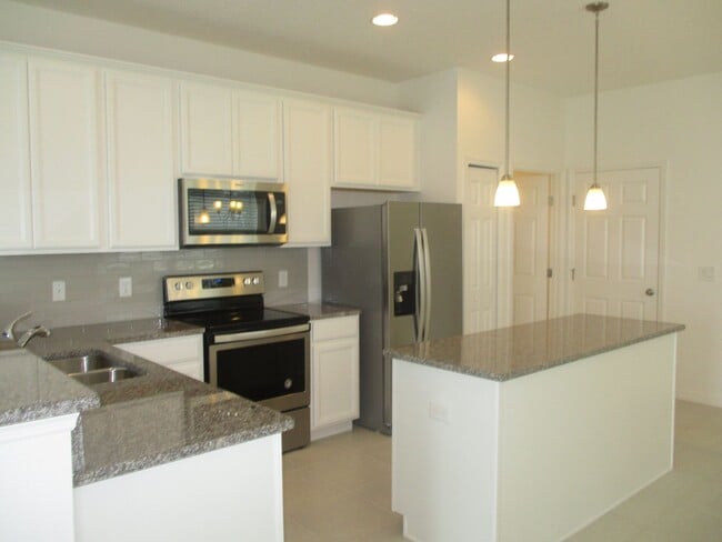 Building Photo - 3BD/2.5BA Town Home in Sawgrass Landing In...