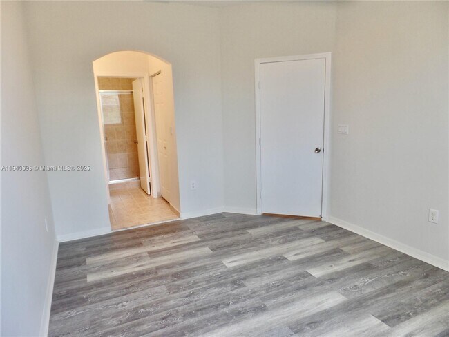 Building Photo - 14358 SW 9th Ct